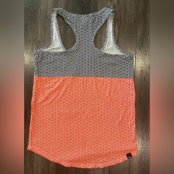 Bench razor back tank xs NWOT - Picture 5 of 6